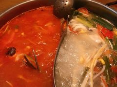 酸汤鸳鸯锅底-阿婉贵州苗家酸汤鱼(梅林店)