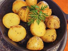 香芹籽风味黄油小土豆-布拉格餐厅· 中欧捷克菜(全国首店)