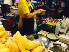 -芒果糯米饭摊子