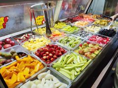 自助取餐区-老炳·七丛松甘草水果