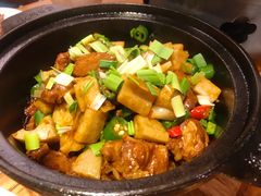 石锅焖小排-苹果树下艺术餐厅(通州店)