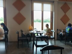-Chom Cafe and Restaurant
