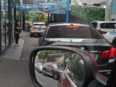 -上海宝信宝马4S店