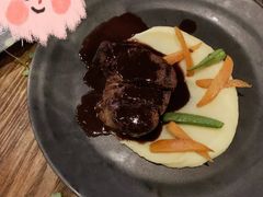 炙烤牛柳配土豆泥及蔬菜-Carbon莫卡哆·意大利复古集市餐厅(杭州大厦店)