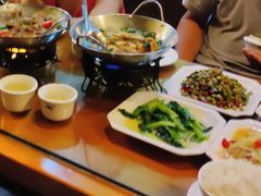 -临江餐馆二楼美食部落