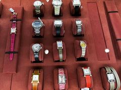 -万物奢潮中古奢侈品(青岛店)