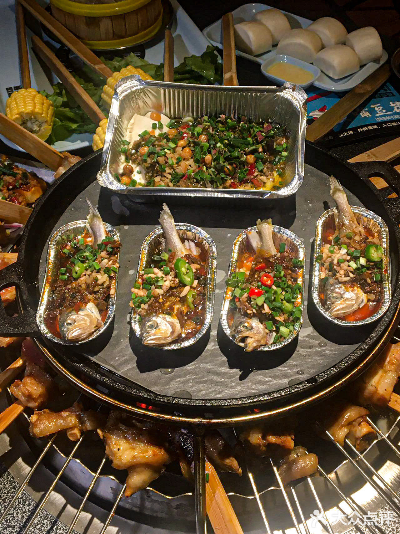 来十八梯一定要吃啊，天台音乐烤肉香迷糊了！