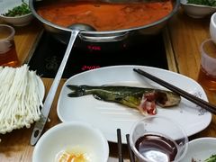 -苗伯妈酸汤火锅