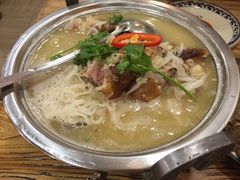 阿家村酸汤猪脚-遇见阿家村云南菜(魏公村店)