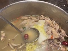 -一席地·本地鸡窝·杭帮鸡火锅(萧山银隆百货店)