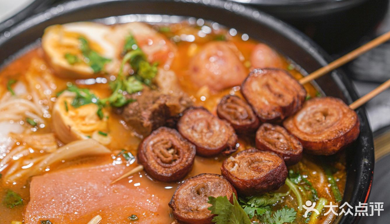 拜托你赶紧去打卡✨香港街头风肥汁米线