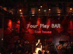 -FOUR PLAY BAR