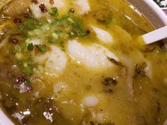 -渝是乎酸菜鱼(龙旗购物中心店)