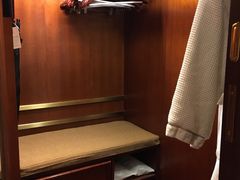 衣帽间-广州富力丽思卡尔顿酒店