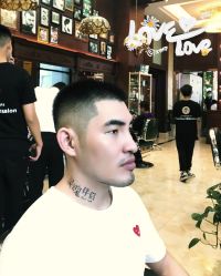 -尼特斯男士发型馆