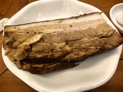 焖肉-三两春(崂山路店)