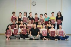 -亚太瑜伽普拉提学院