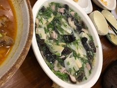 -侬佳蒸菜馆(听潮店)