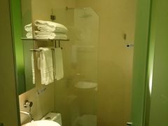 -卡罗酒店(东门晒布地铁站店)