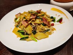 -丽华园·武汉地标楚菜餐厅(青山江滩店)