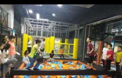 -蹦贝运动中心·蹦床·攀岩·闯关(龙岗店)