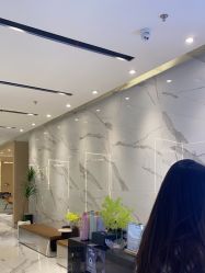 -罗亚帝造型·烫发染发