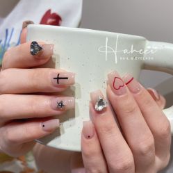 -花岐款式专研健康美甲沙龙