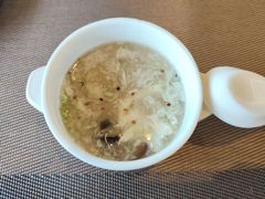 -大中华希尔顿酒店-念自助餐·嗨啤·小龙虾