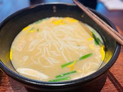 -银米·云南传统过桥米线(双廊黑金冠店)