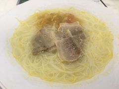 酸菜豚肉汤米粉-翠华餐厅(香港国际机场店)