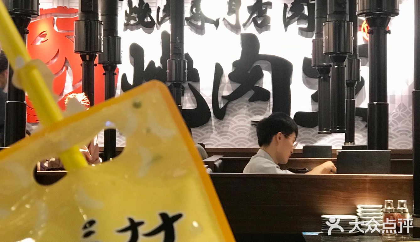 有的沾黄油、有的沾芝士拉丝