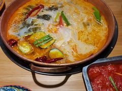 -洱火云南酸菜牛肉火锅(石景山当代商城店)