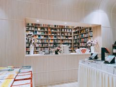 -钟书阁(群光广场店)