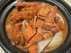 萝卜牛杂煲-沙龙酒家