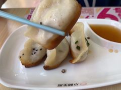 -小杨生煎(金山百联购物中心3楼店)