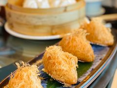 蜂巢鹅肝脆芋角-广州康莱德·韵轩中餐厅