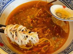 辣肉面-沪西老弄堂面馆(定西路店)