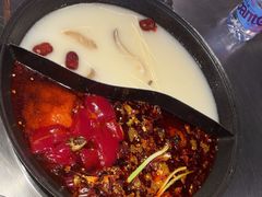 -鹿鸣山草本茶香火锅(园西路店)