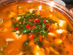 -沪小二炭火蛙锅(淮海中路美食不夜城店)