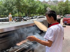 -烤肉小伙烤肉店