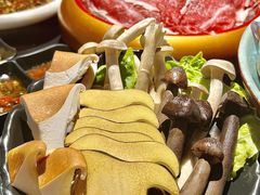野生菌拼盘-牛牛和牛海鲜粥底火锅(长虹国际城店)