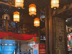 -帅巴人舅母子腊蹄民俗村