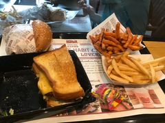 -The Habit Burger Grill 哈比特汉堡(爱琴海店)
