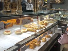 面包甜点陈列柜-欧式面包坊(青岛万象城店)