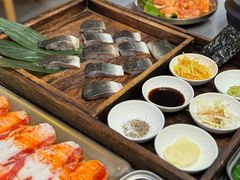 -围炉肉舍•炭烤活鳗•丹东海鲜烤肉(步行街店)