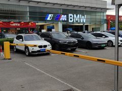 -永达国际汽车广场-停车场