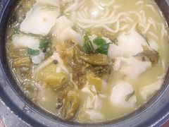 -周鱼小馆石锅酸菜鱼(活力汇店)