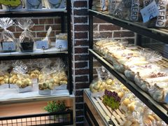 -蓝小轩蛋糕·面包(趣春店)