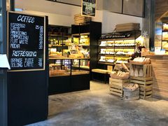 面包甜点陈列柜-Common Table · Brunch & Coffee