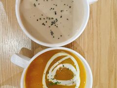 南瓜汤-HELLO 27 意面·沙拉·帕尼尼